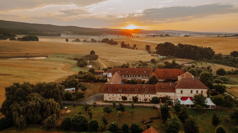 SioMotion ContentCreation RittergutPositz Suiteuebernachtung Drohne9von12 BearbeitetIIKopie 768x432